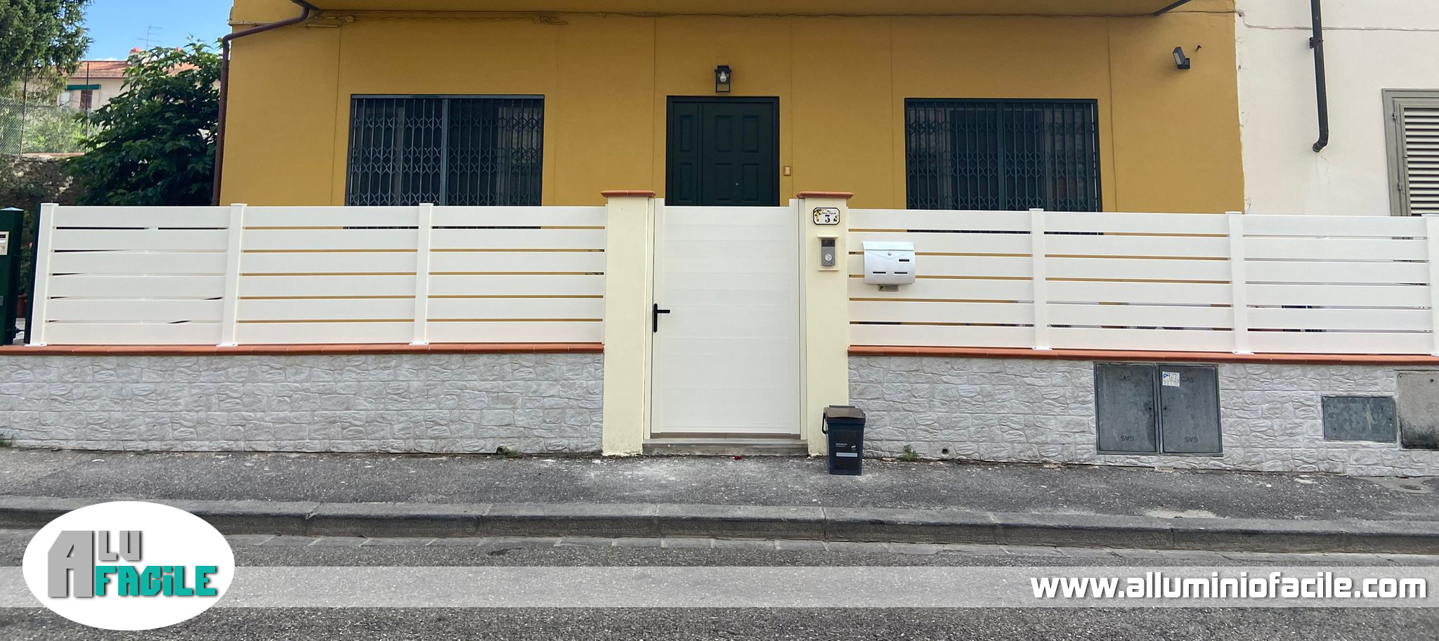 recinzioni in alluminio bianche